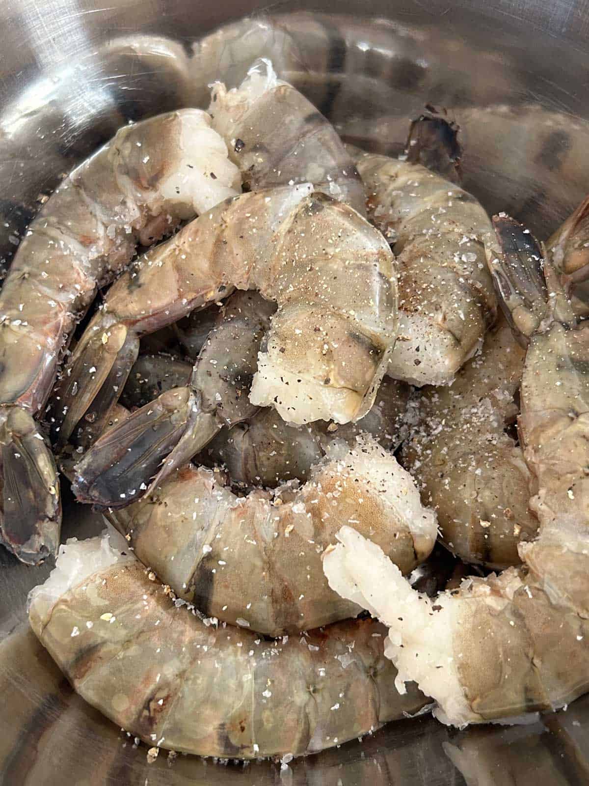 Shrimp cleaned and seasoned.